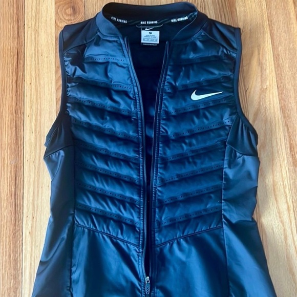 Nike running aeroloft 800 balck vest women’s size Xs - Picture 5 of 8